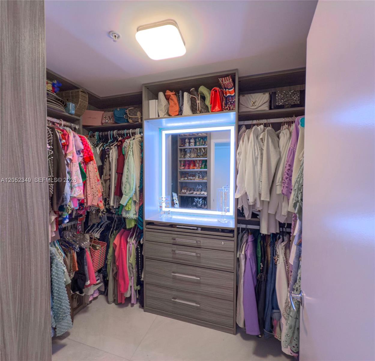 Photo of 17111 Biscayne Blvd #1705, North Miami Beach, Florida, 33160 -