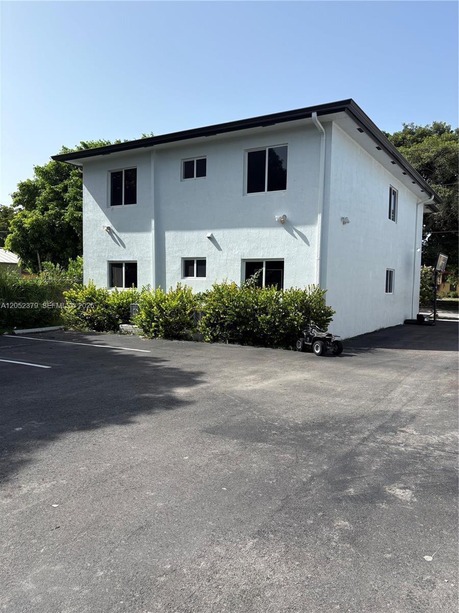 Ver detalles / 3255 sq. ft. $ 2026-07-13 0 foto