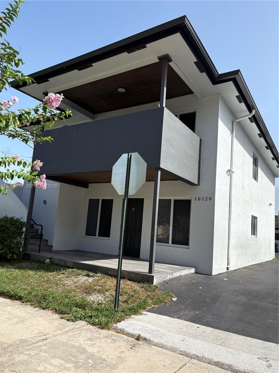 Ver detalles / 3255 sq. ft. $ 2026-07-13 0 foto