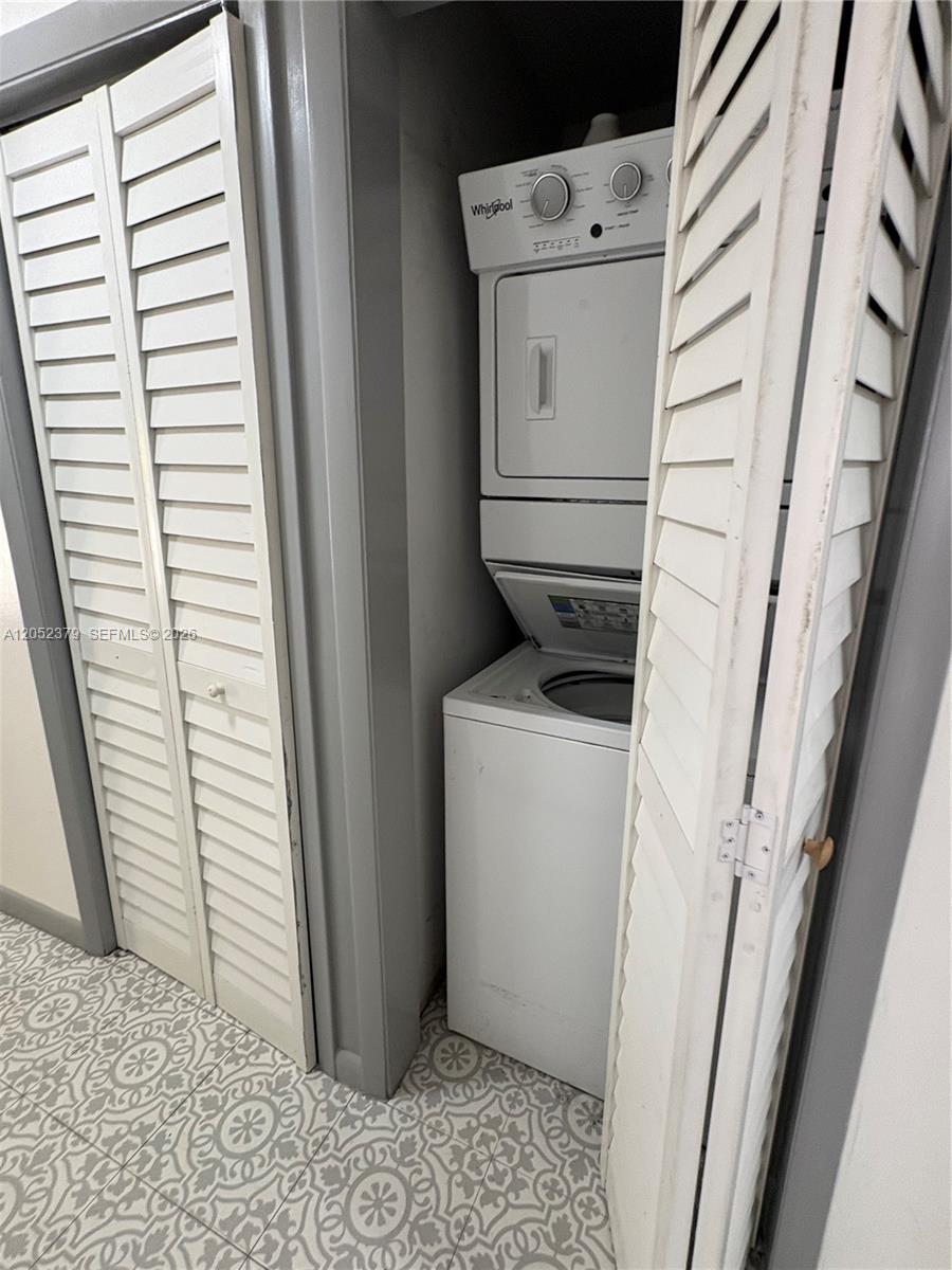 Ver detalles / 3255 sq. ft. $ 2026-07-13 0 foto