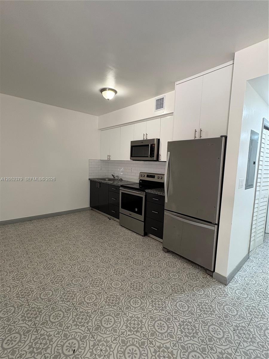 Ver detalles / 3255 sq. ft. $ 2026-07-13 0 foto