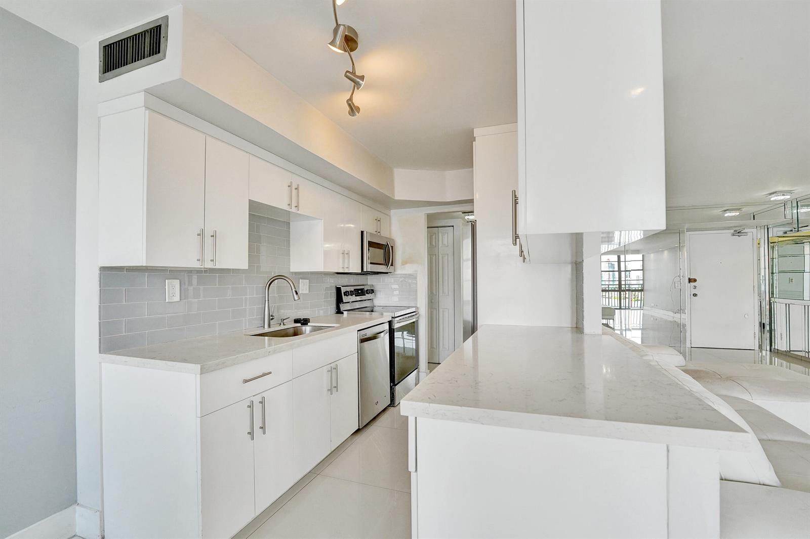 Ver detalles 1401 2 / 2 1488 sq. ft. $ 2026-07-14 0 foto