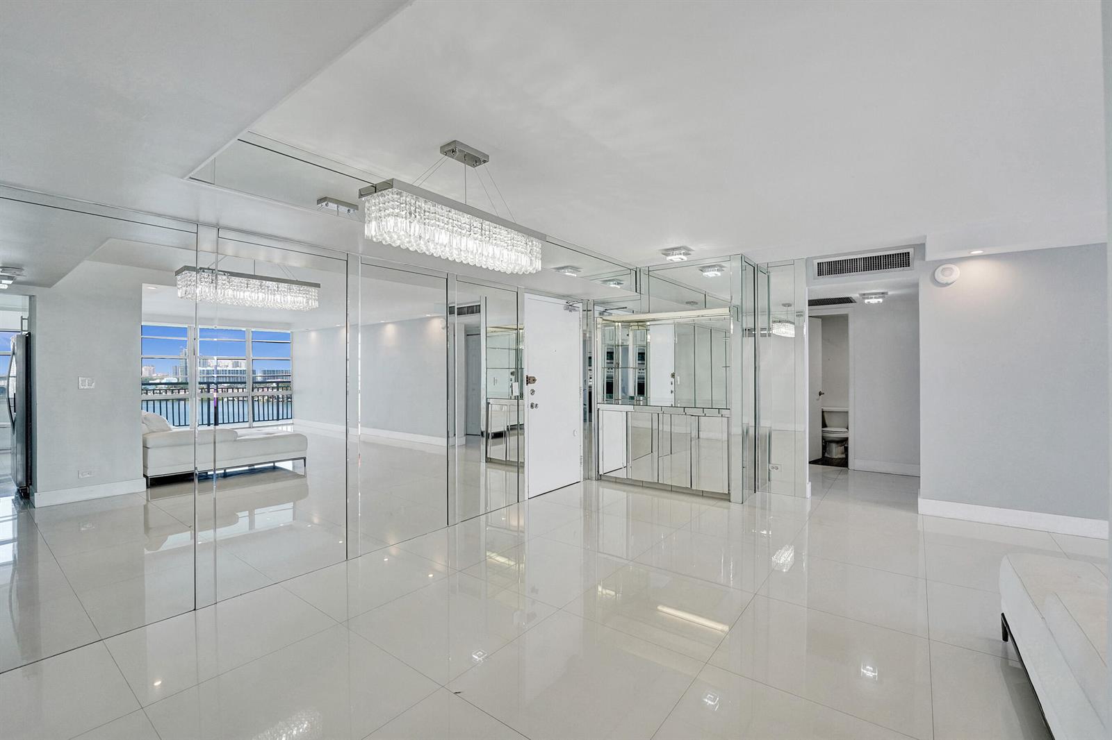 Ver detalles 1401 2 / 2 1488 sq. ft. $ 2026-07-14 0 foto