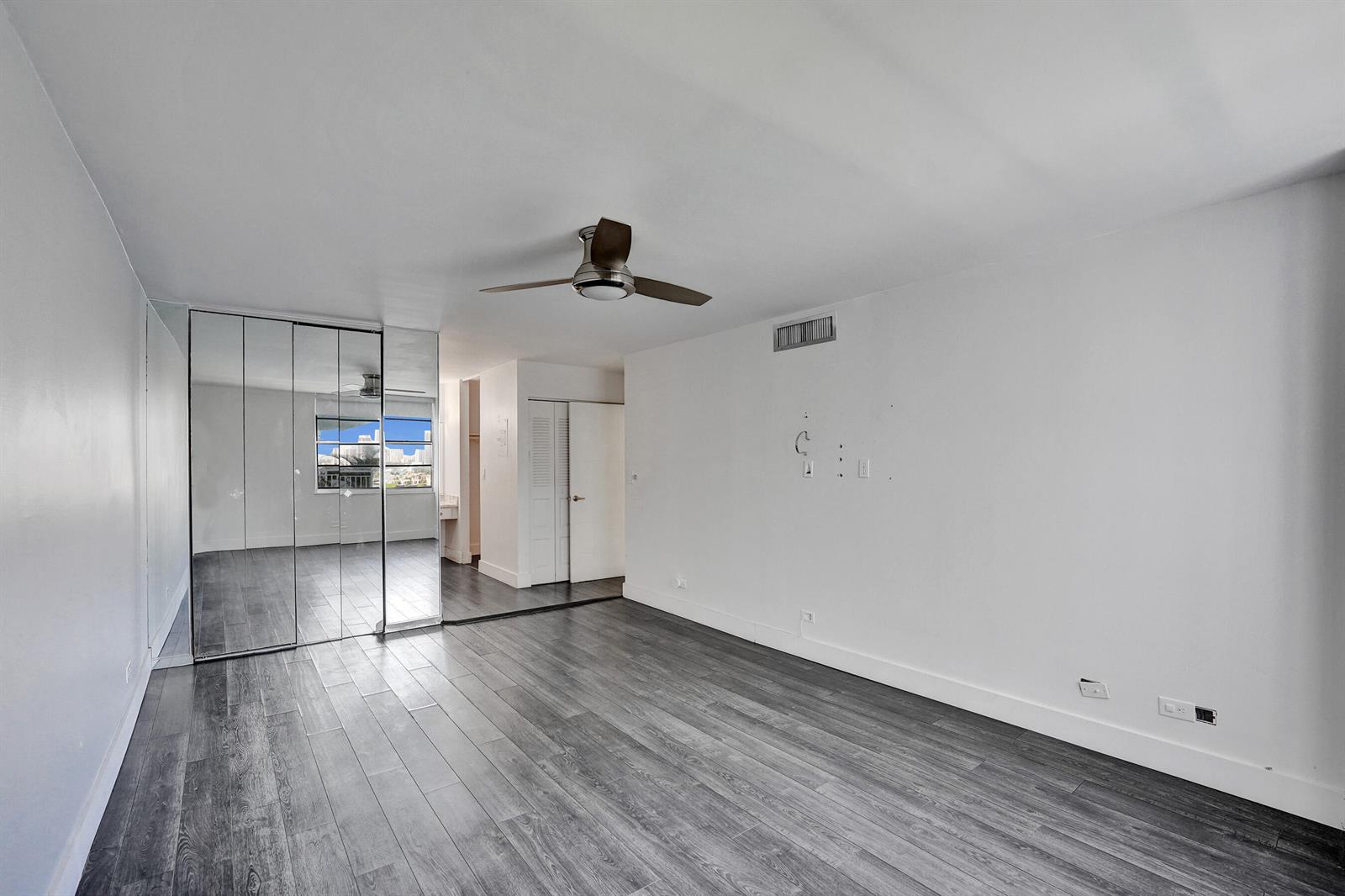 Ver detalles 1401 2 / 2 1488 sq. ft. $ 2026-07-14 0 foto