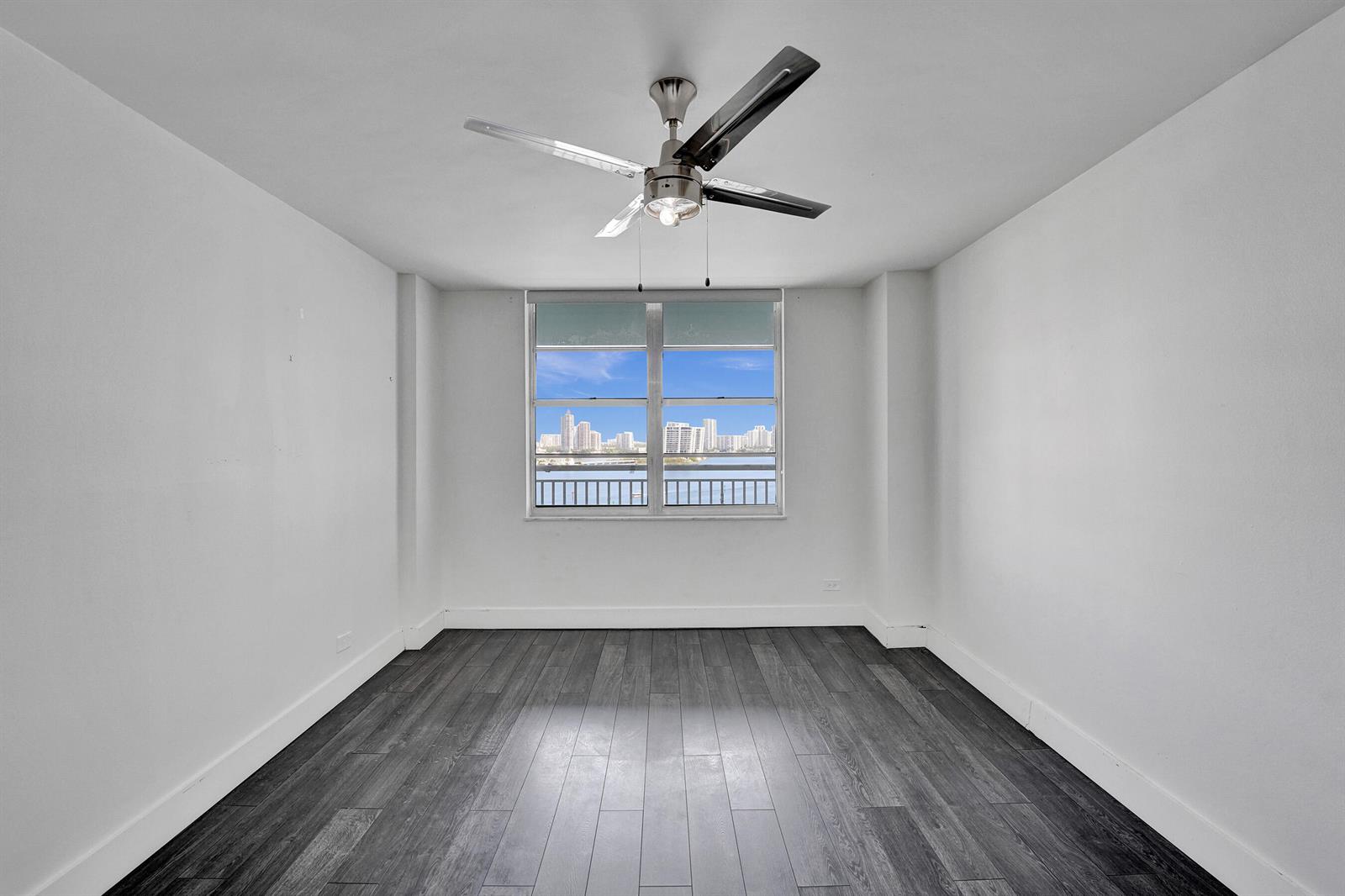 Ver detalles 1401 2 / 2 1488 sq. ft. $ 2026-07-14 0 foto