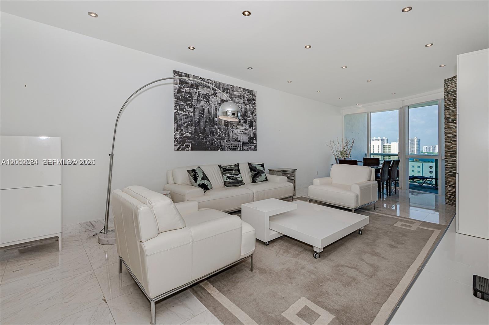 Ver detalles 1101 2 / 3 1649 sq. ft. $ 2026-07-13 0 foto