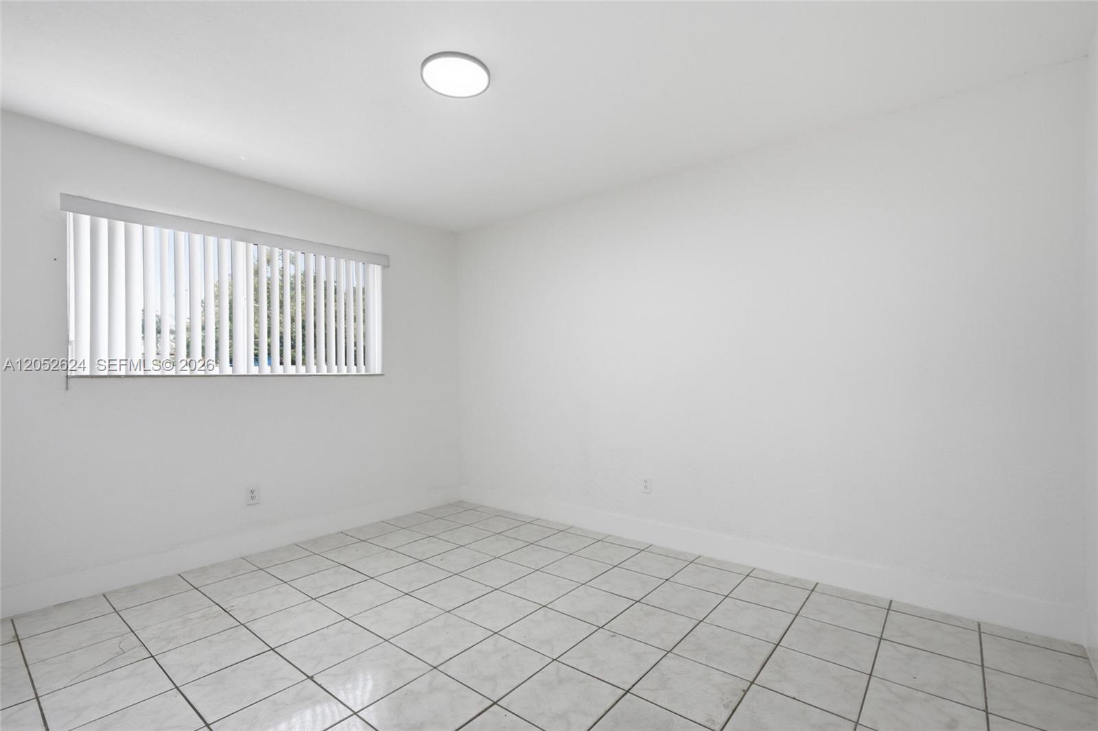   /  2010 sq. ft. $ 2026-08-25 0 Photo