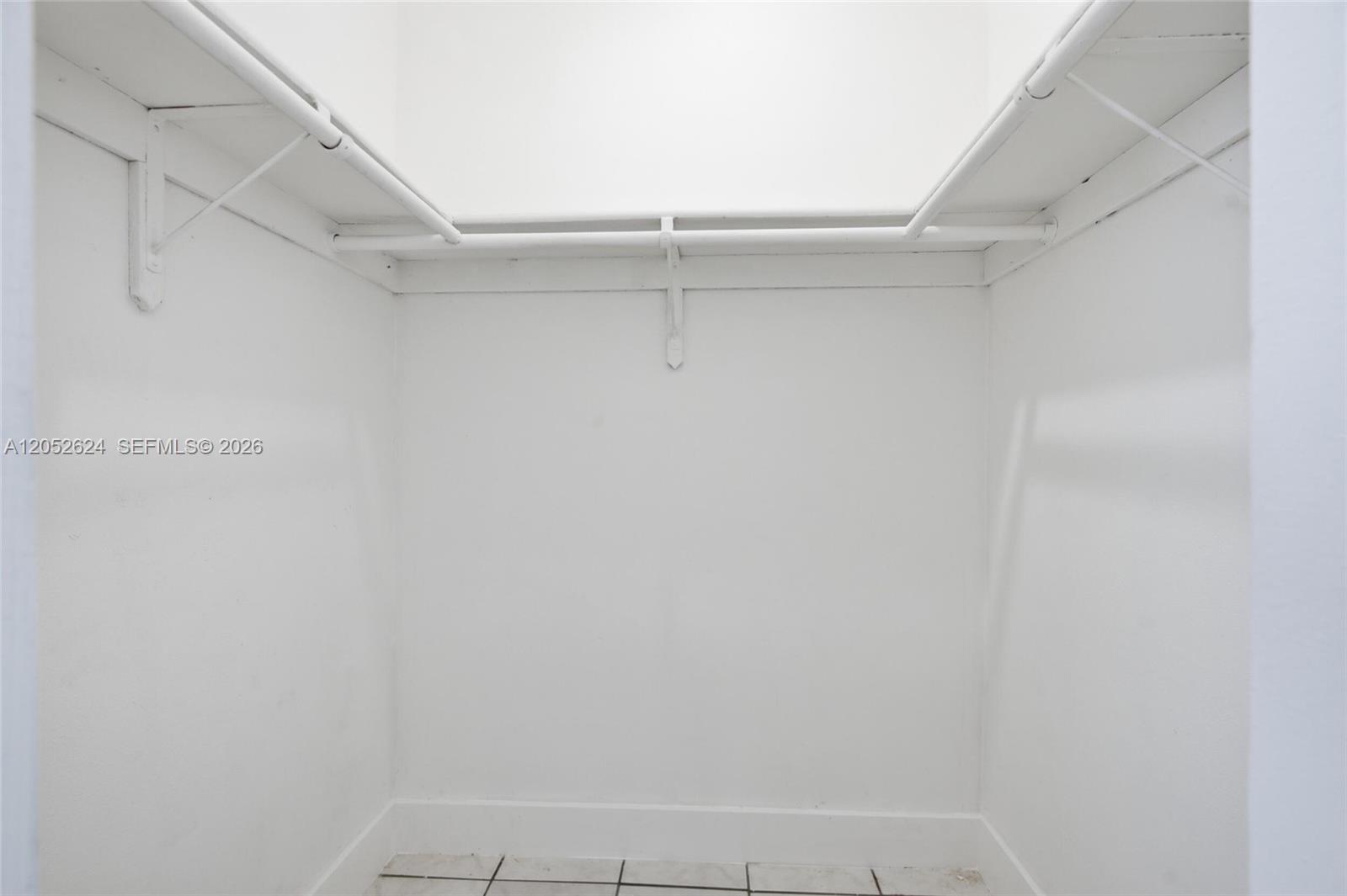  /  2010 sq. ft. $ 2026-08-25 0 Photo