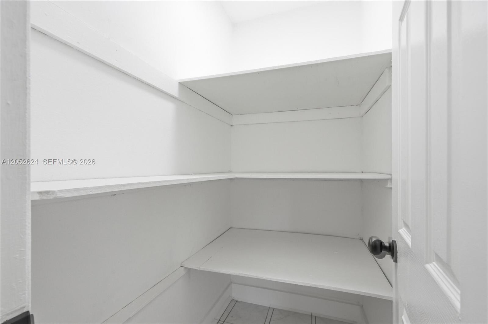   /  2010 sq. ft. $ 2026-08-25 0 Photo