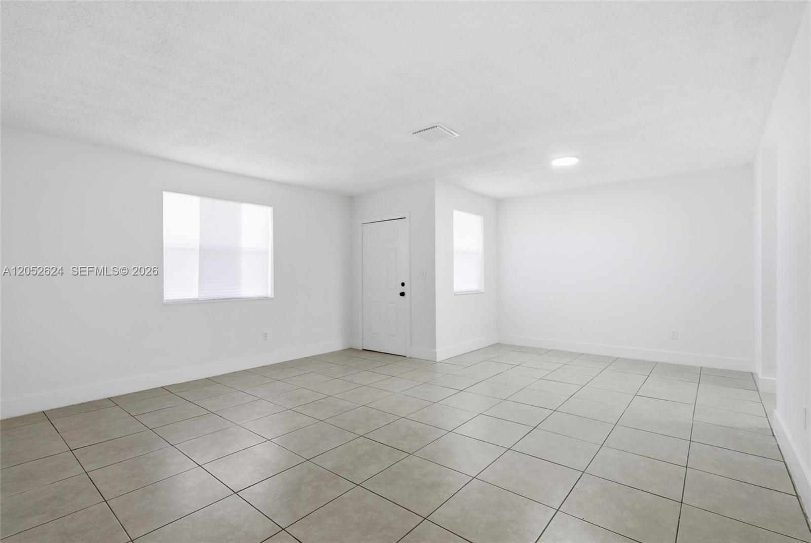   /  2010 sq. ft. $ 2026-08-25 0 Photo