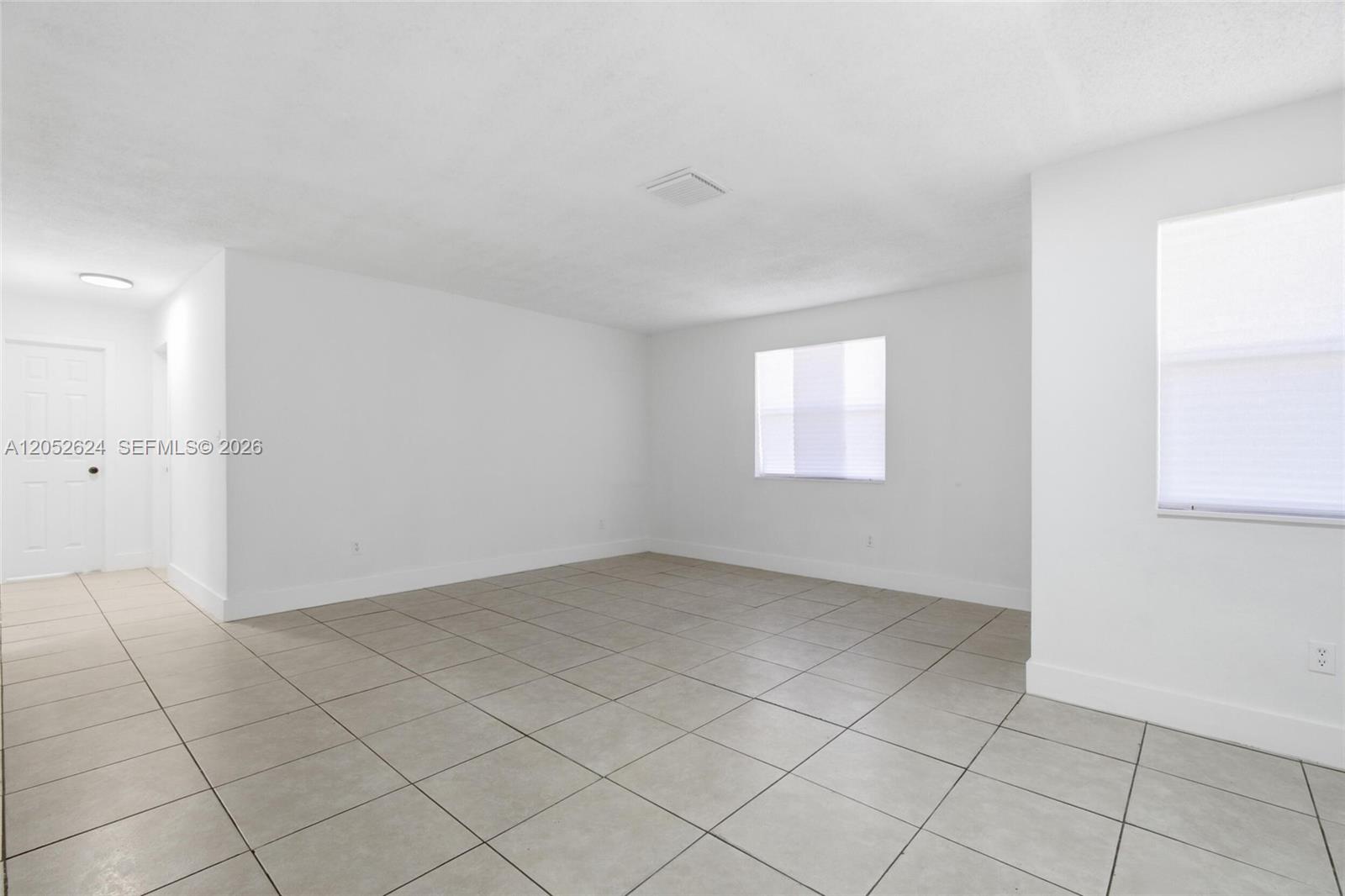   /  2010 sq. ft. $ 2026-08-25 0 Photo