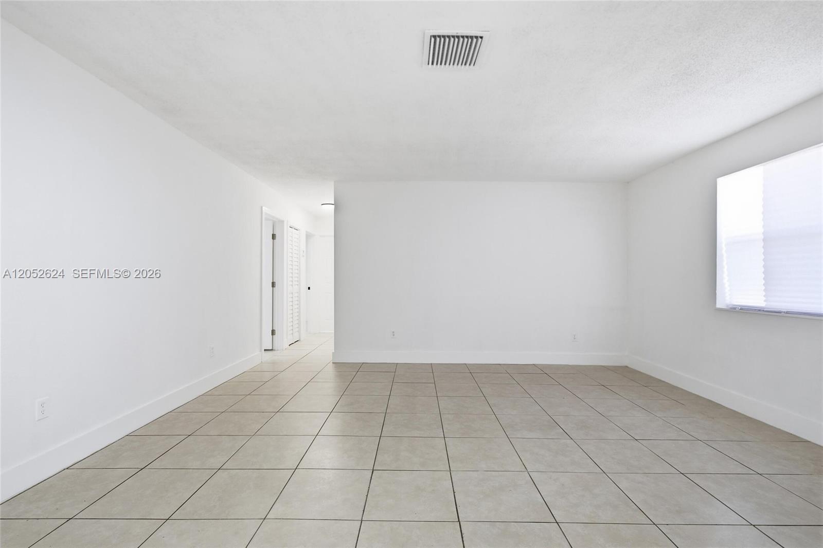   /  2010 sq. ft. $ 2026-08-25 0 Photo