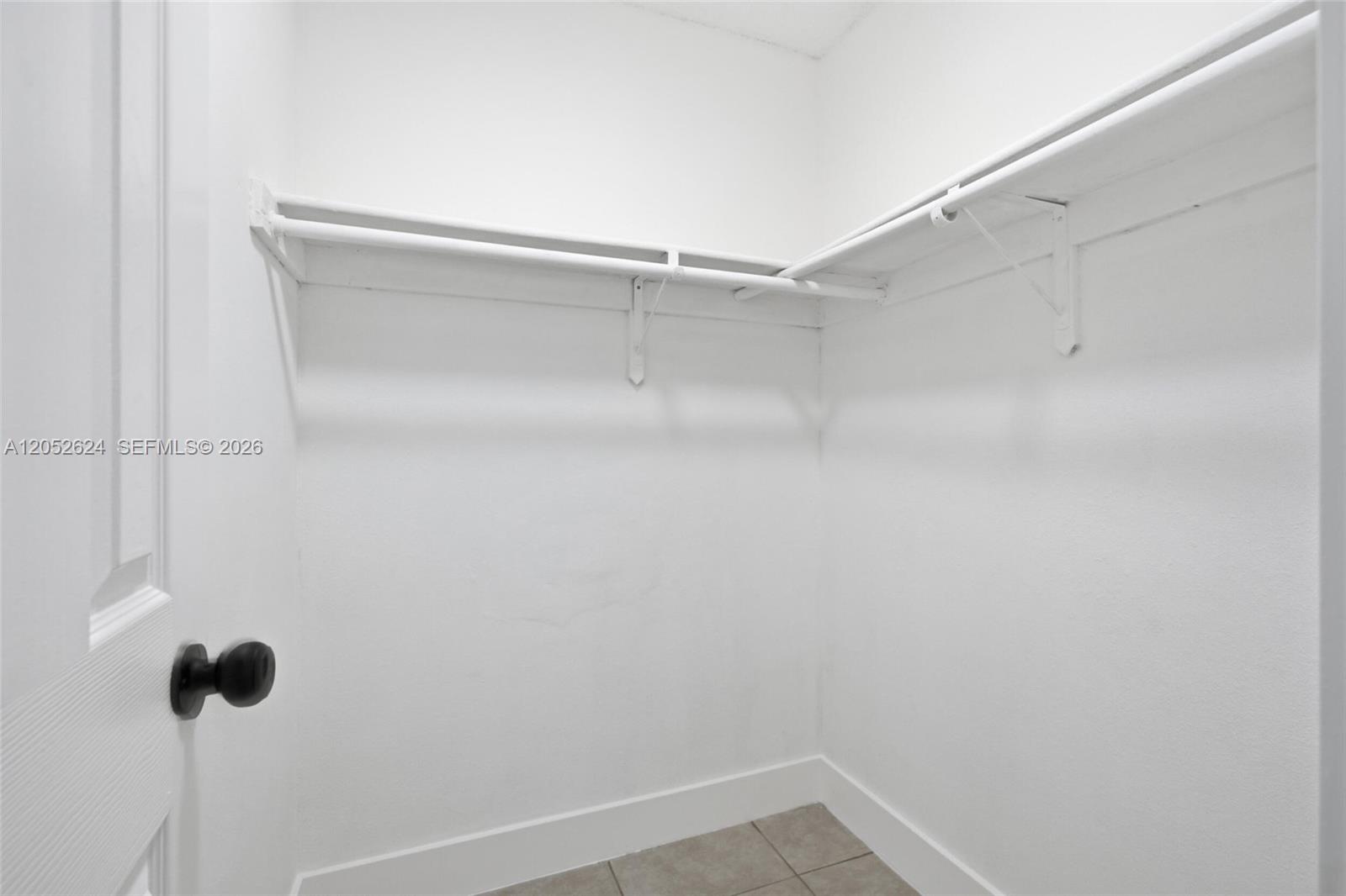   /  2010 sq. ft. $ 2026-08-25 0 Photo