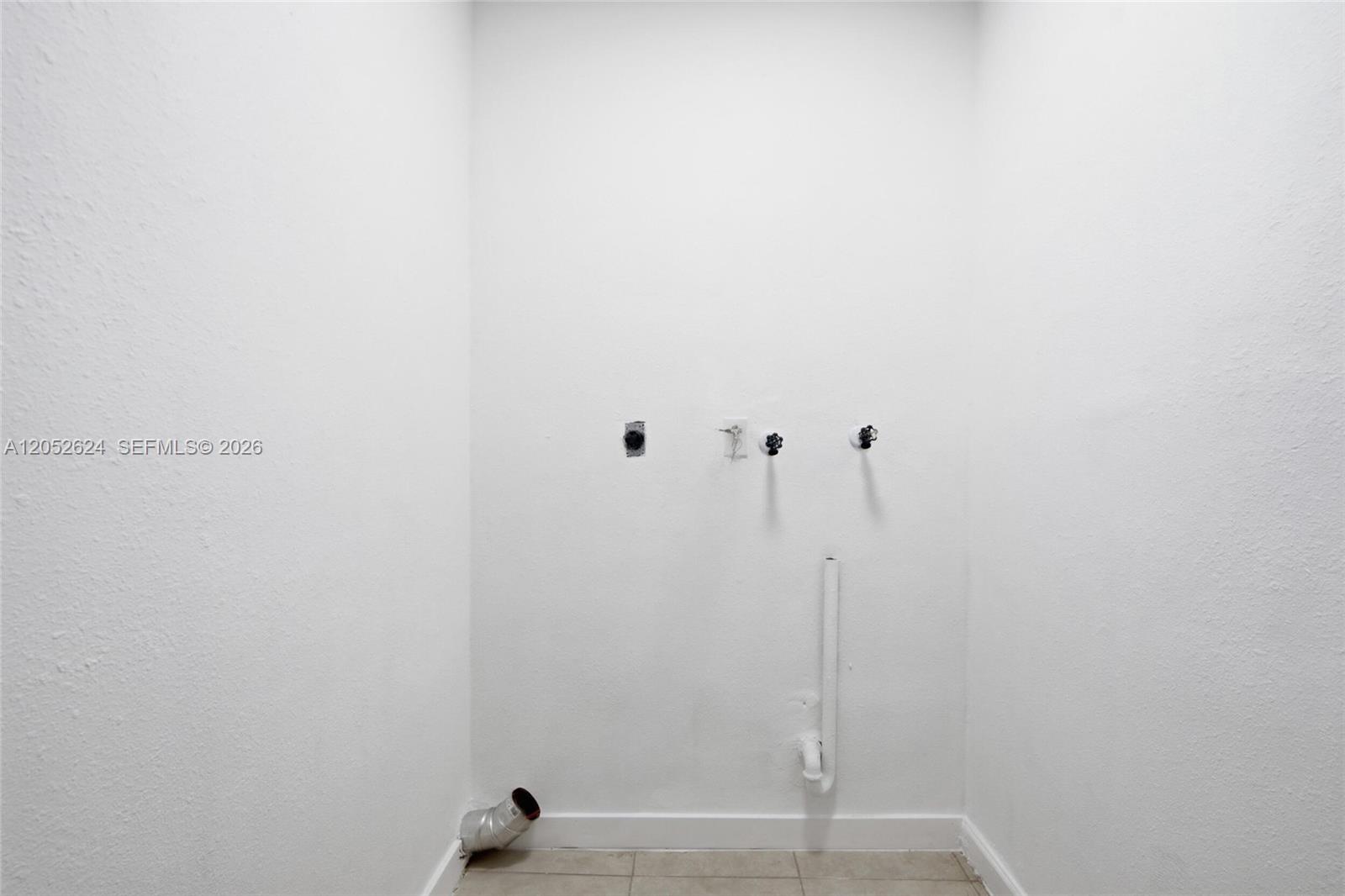   /  2010 sq. ft. $ 2026-08-25 0 Photo