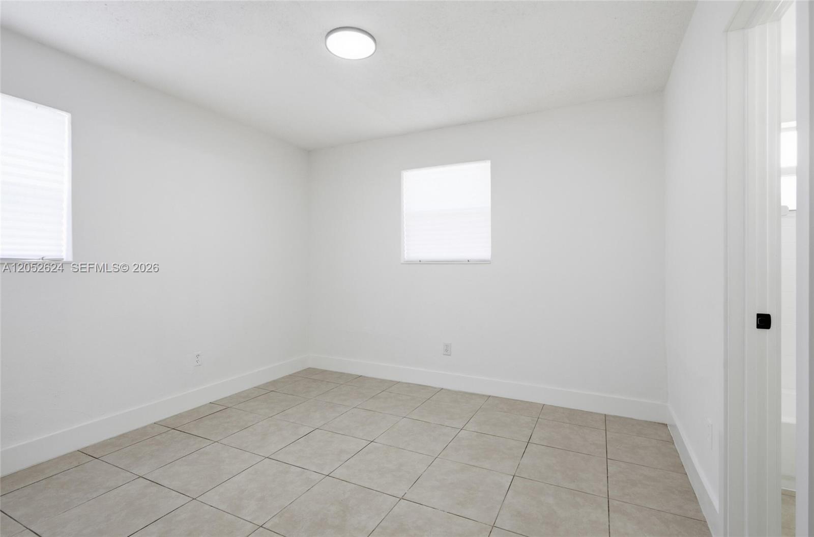   /  2010 sq. ft. $ 2026-08-25 0 Photo