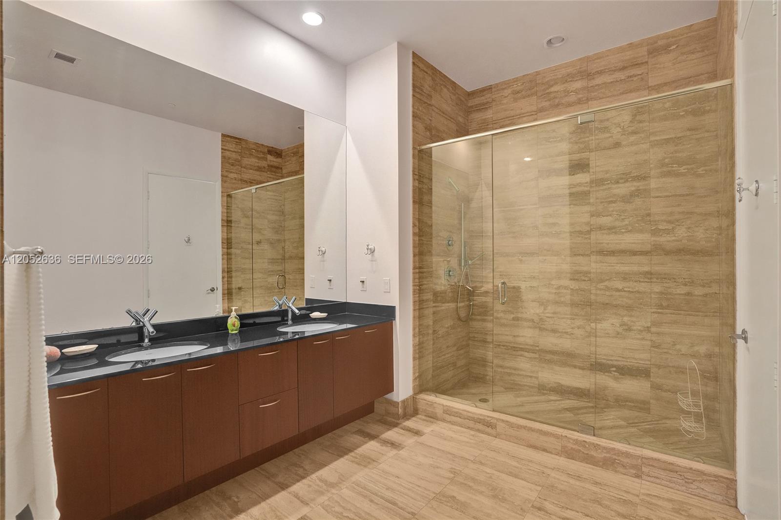 4305 2 / 2 1435 sq. ft. $ 2026-07-13 0 Photo