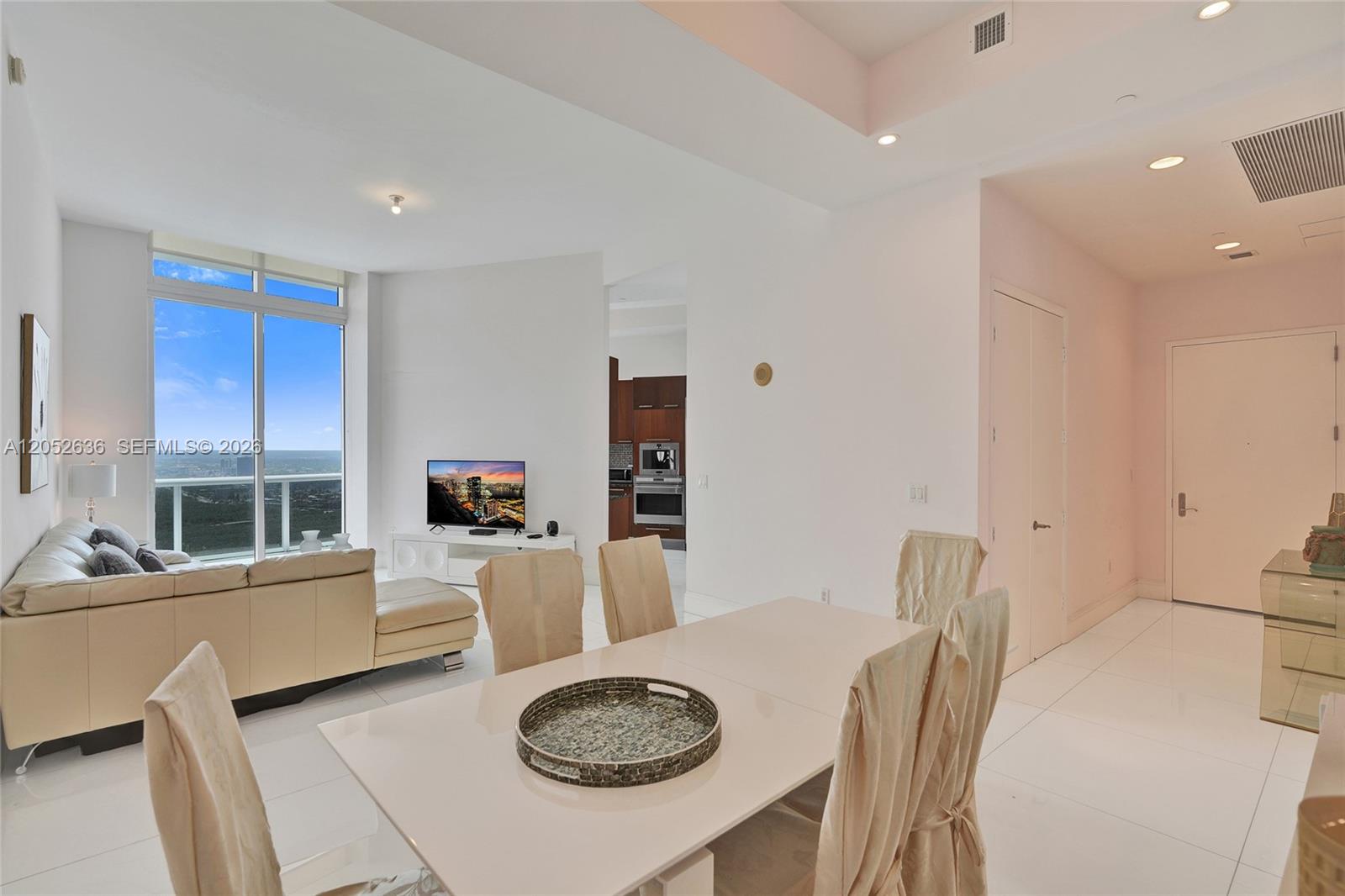4305 2 / 2 1435 sq. ft. $ 2026-07-13 0 Photo