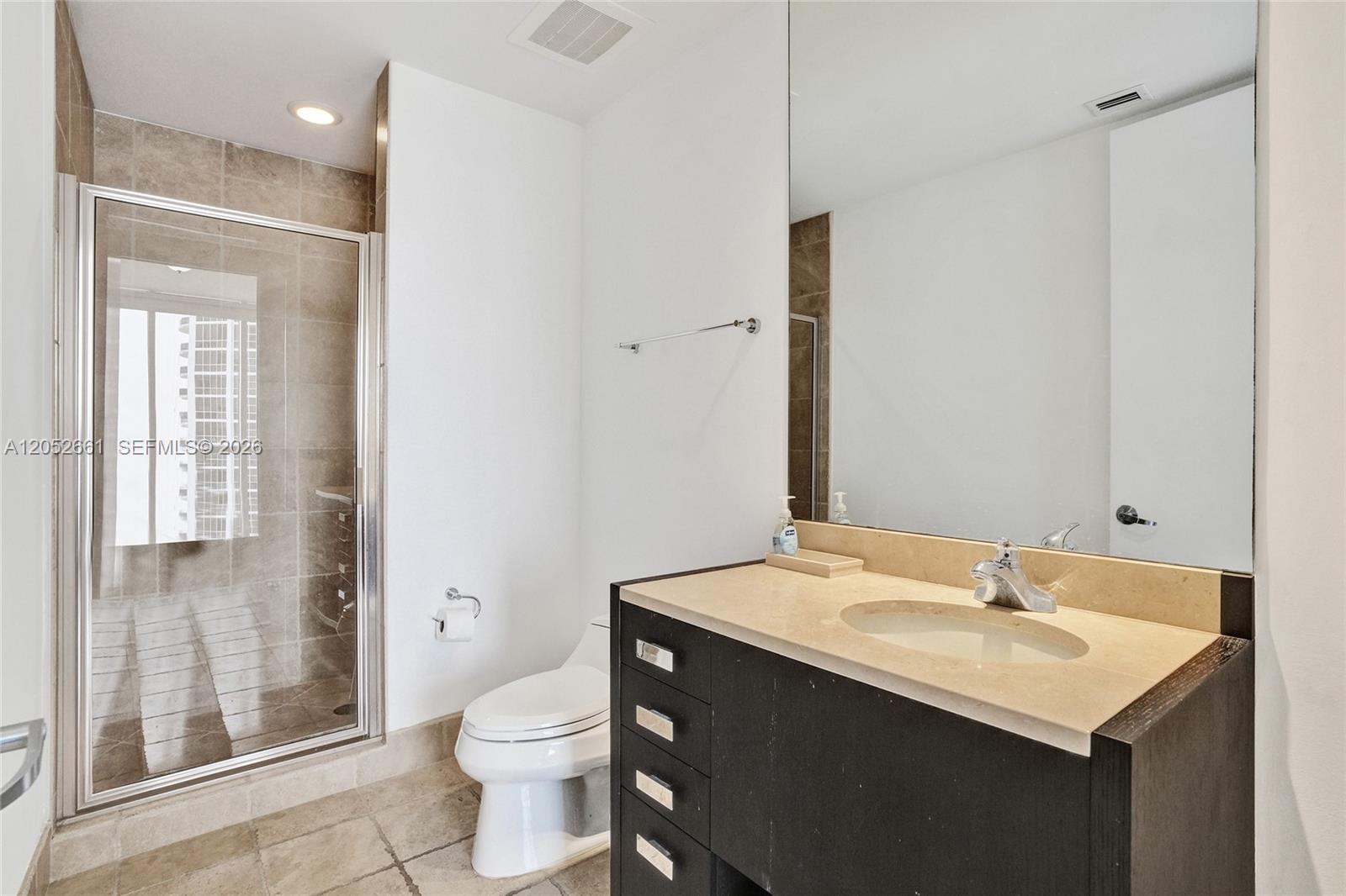 Ver detalles 4705 2 / 2 1577 sq. ft. $ 2026-07-13 0 foto
