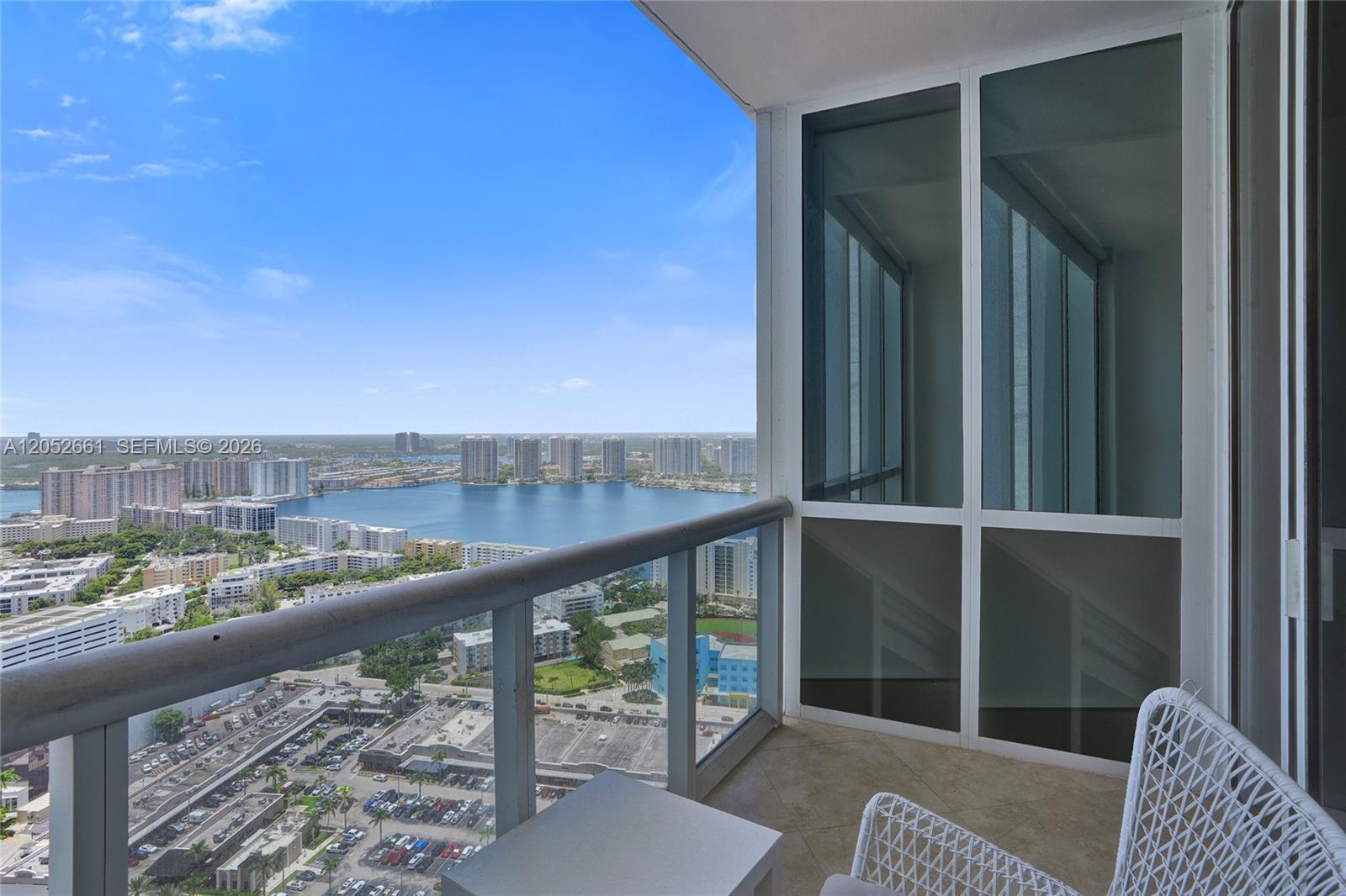 Ver detalles 4705 2 / 2 1577 sq. ft. $ 2026-07-13 0 foto