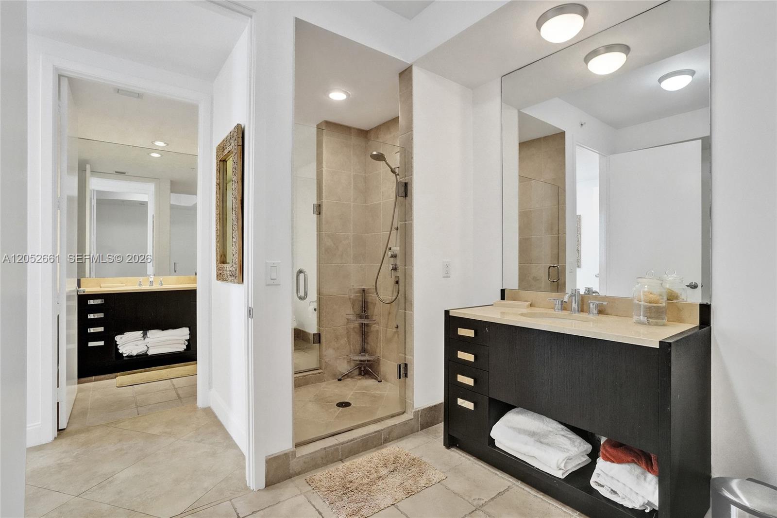 Ver detalles 4705 2 / 2 1577 sq. ft. $ 2026-07-13 0 foto