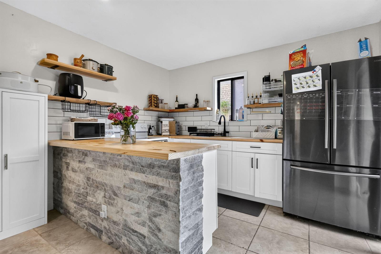 Ver detalles 1201 3 / 1500 sq. ft. $ 2026-07-14 0 foto
