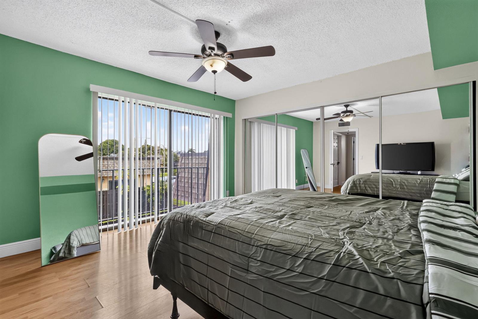 Ver detalles 1201 3 / 1500 sq. ft. $ 2026-07-14 0 foto