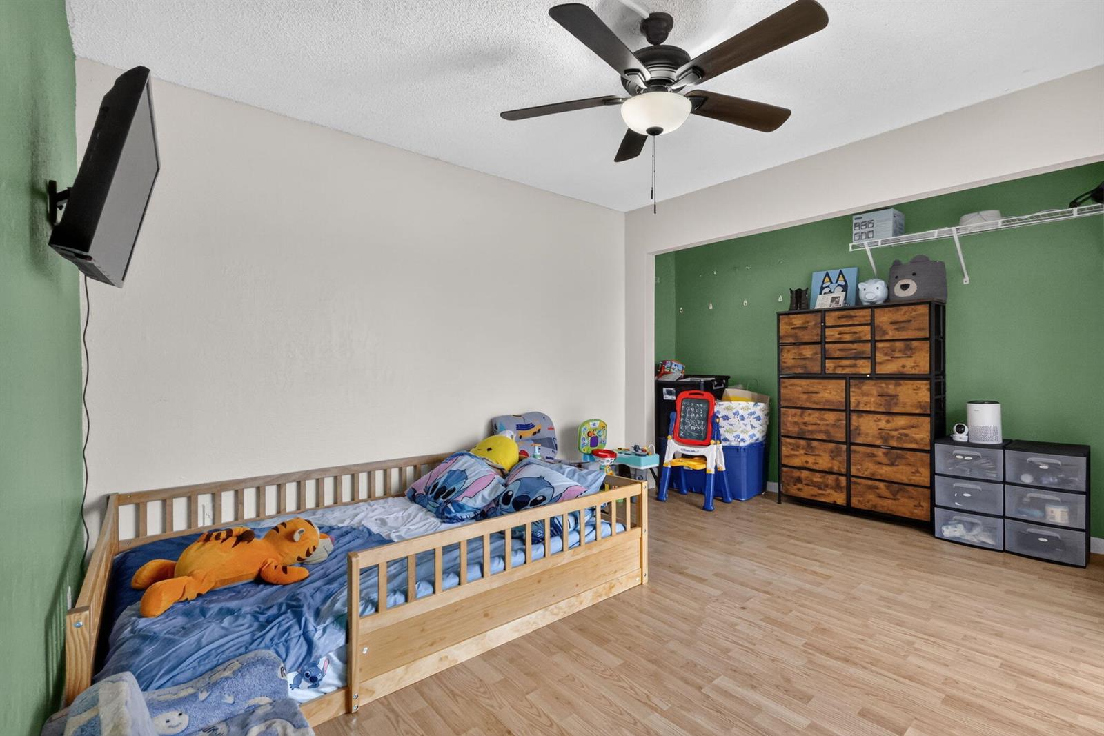 Ver detalles 1201 3 / 1500 sq. ft. $ 2026-07-14 0 foto