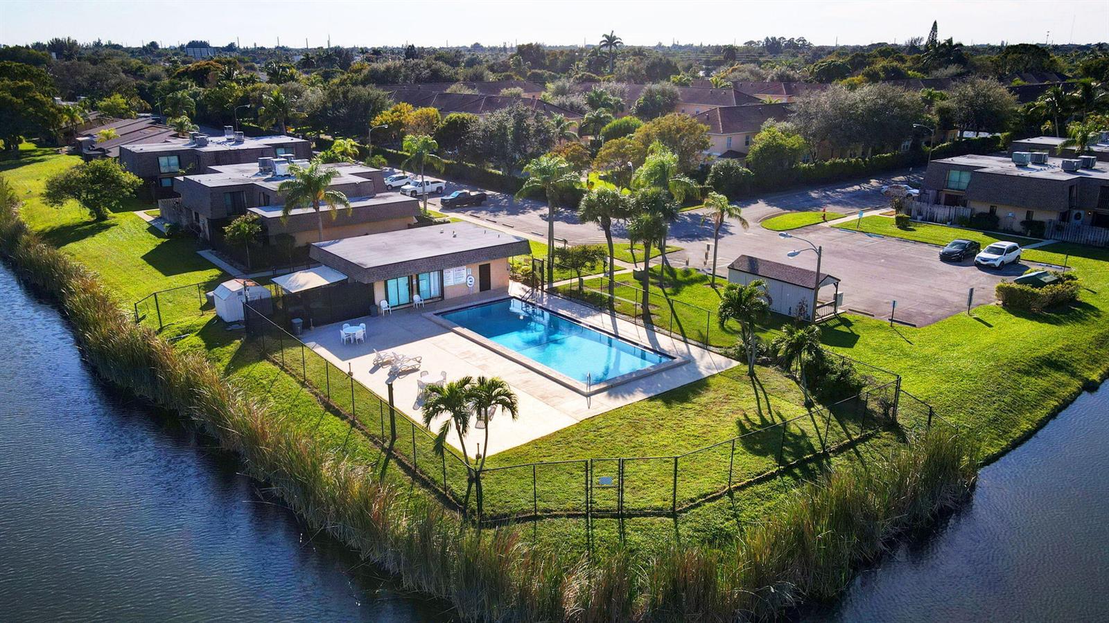 Ver detalles 1201 3 / 1500 sq. ft. $ 2026-07-14 0 foto