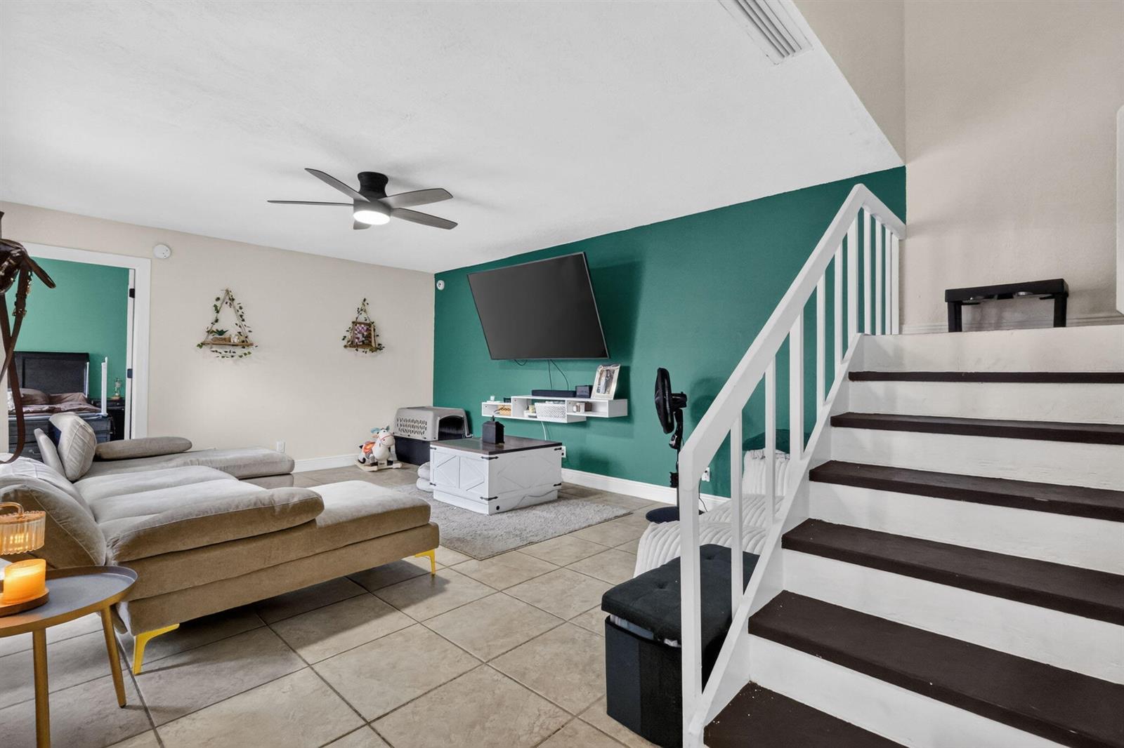 Ver detalles 1201 3 / 1500 sq. ft. $ 2026-07-14 0 foto