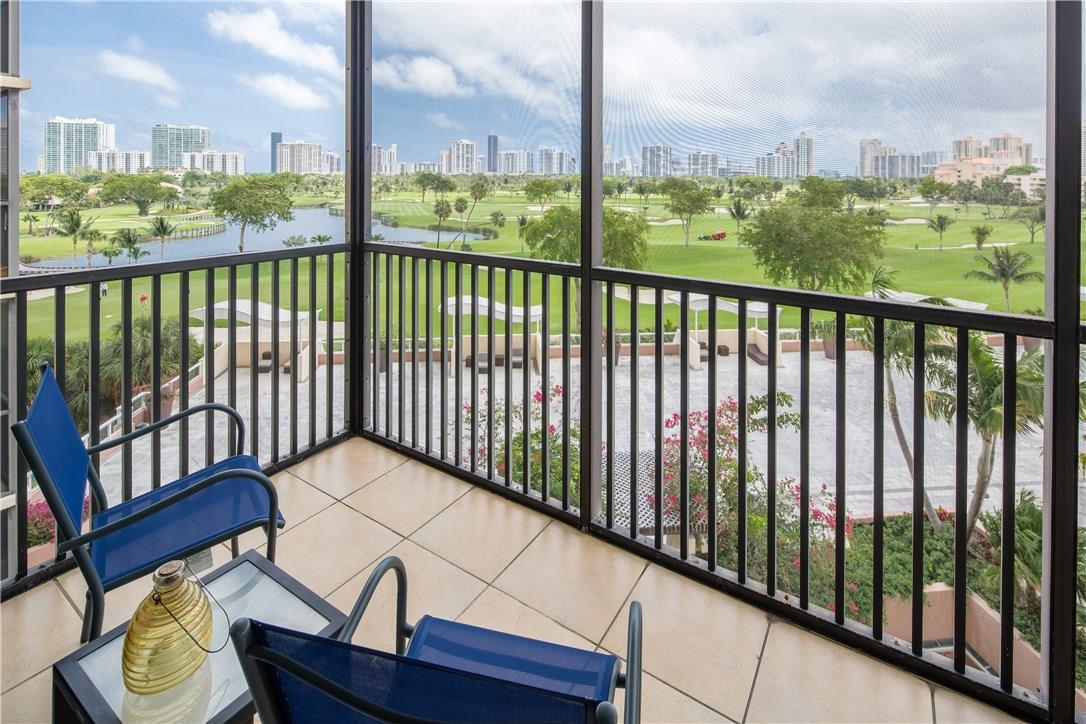 Photo of 20379 COUNTRY CLUB #638, Aventura, Florida, 33180 - Photo 2