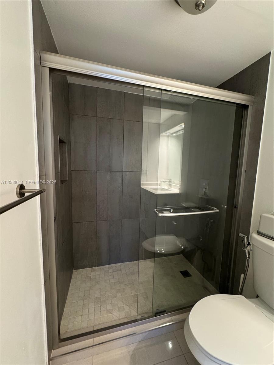 Photo of 600 Three Islands Blvd  #317, Hallandale Beach, Florida, 33009 - complete bath