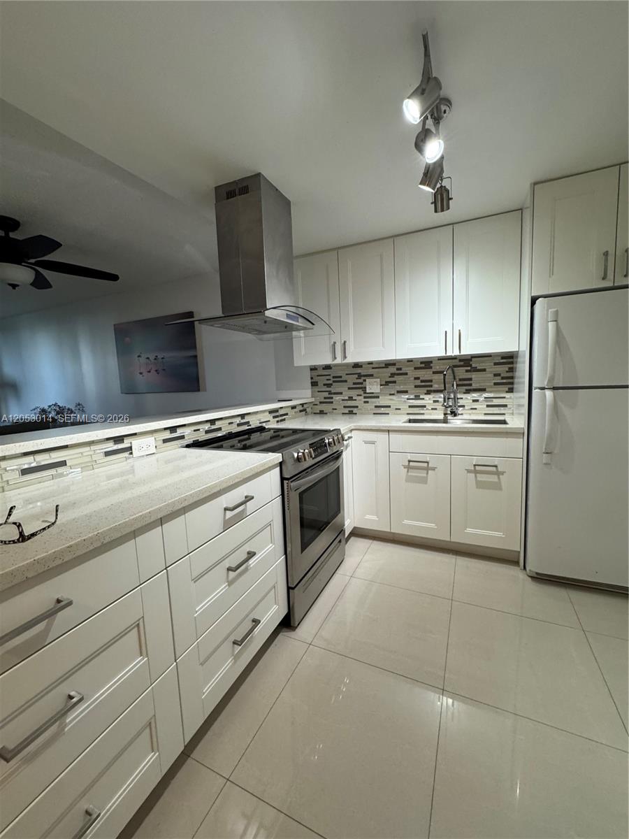 Photo of 600 Three Islands Blvd  #317, Hallandale Beach, Florida, 33009 - 