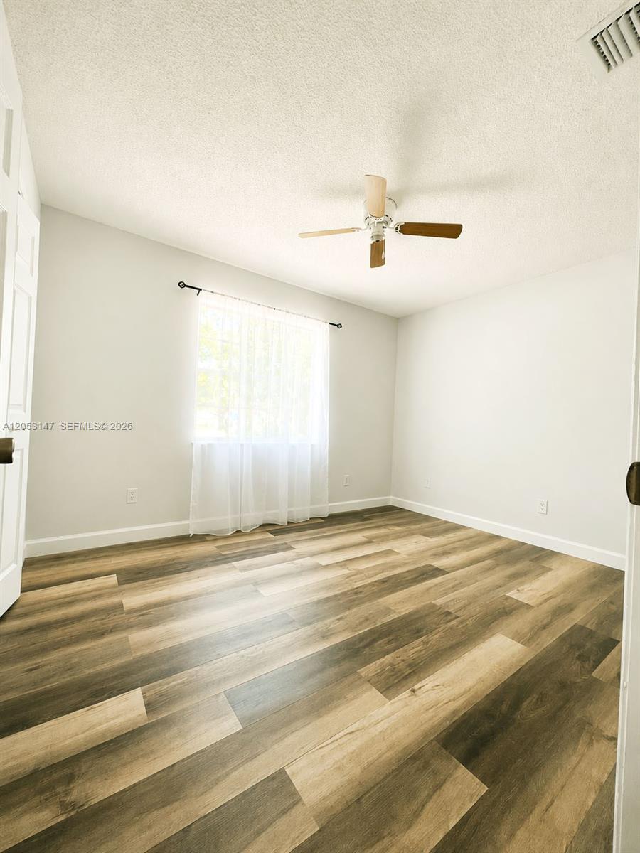   /  1131 sq. ft. $ 2026-07-14 0 foto