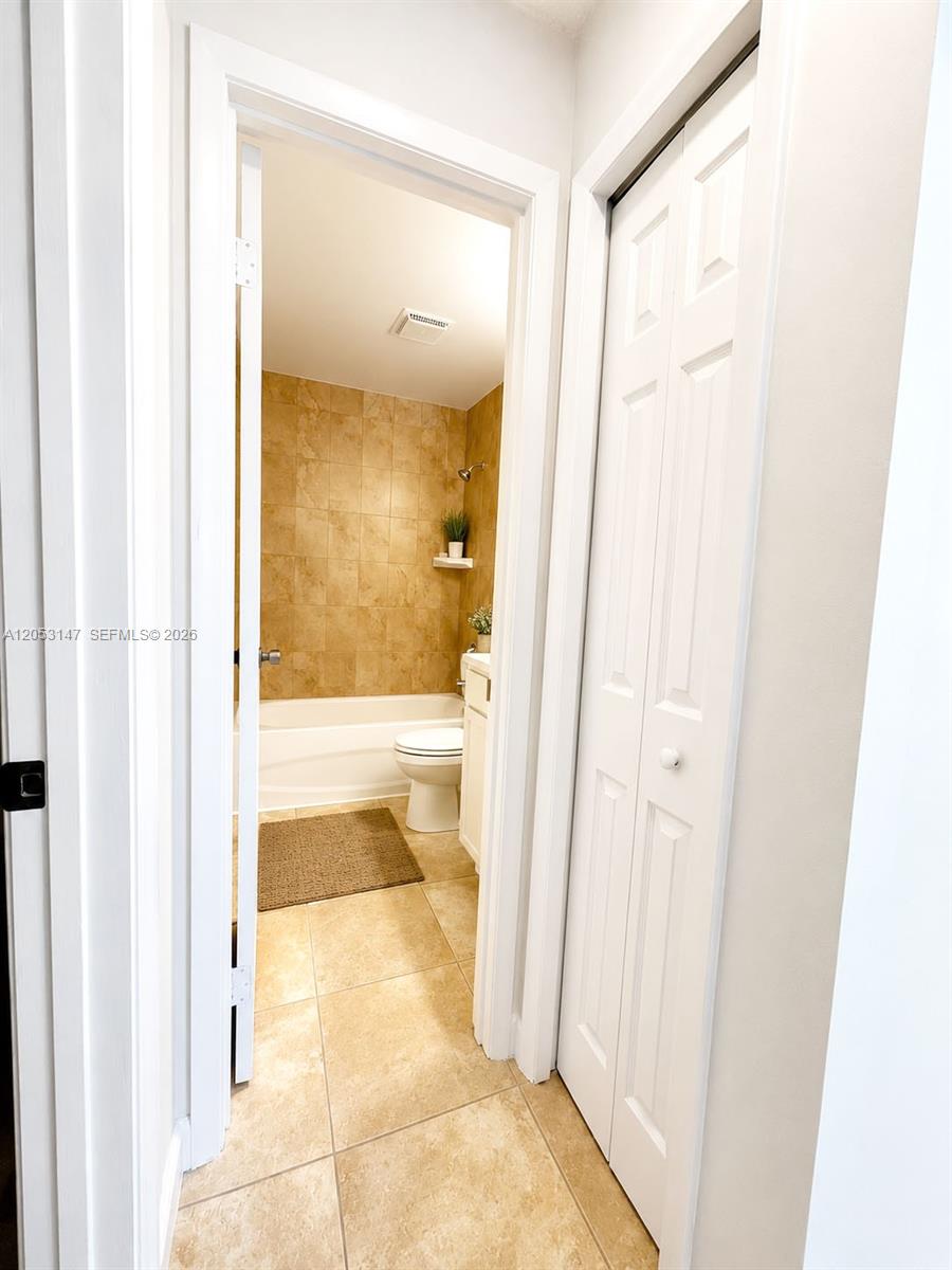   /  1131 sq. ft. $ 2026-07-14 0 foto