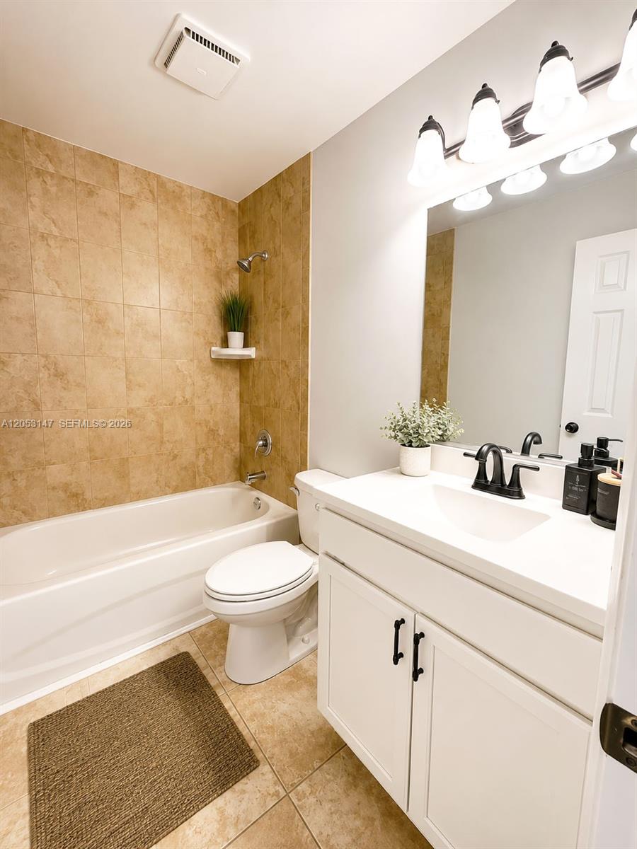   /  1131 sq. ft. $ 2026-07-14 0 foto