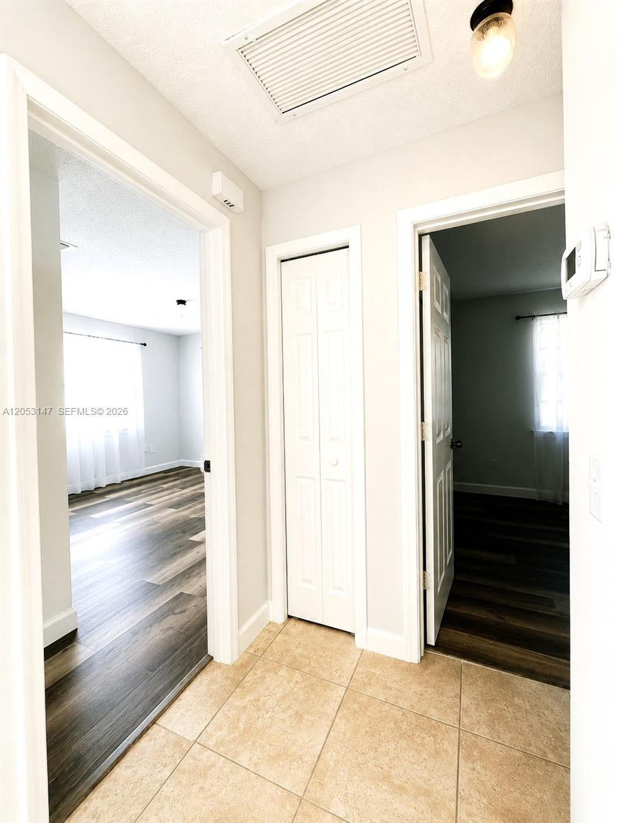   /  1131 sq. ft. $ 2026-07-14 0 foto