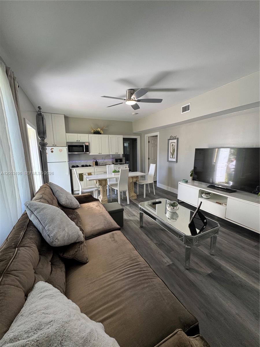 Ver detalles / 1689 sq. ft. $ 2026-07-14 0 foto