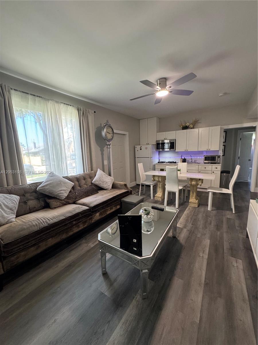 Ver detalles / 1689 sq. ft. $ 2026-07-14 0 foto
