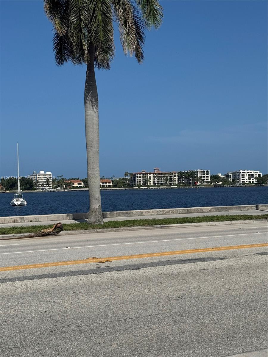 Ver detalles / 1689 sq. ft. $ 2026-07-14 0 foto