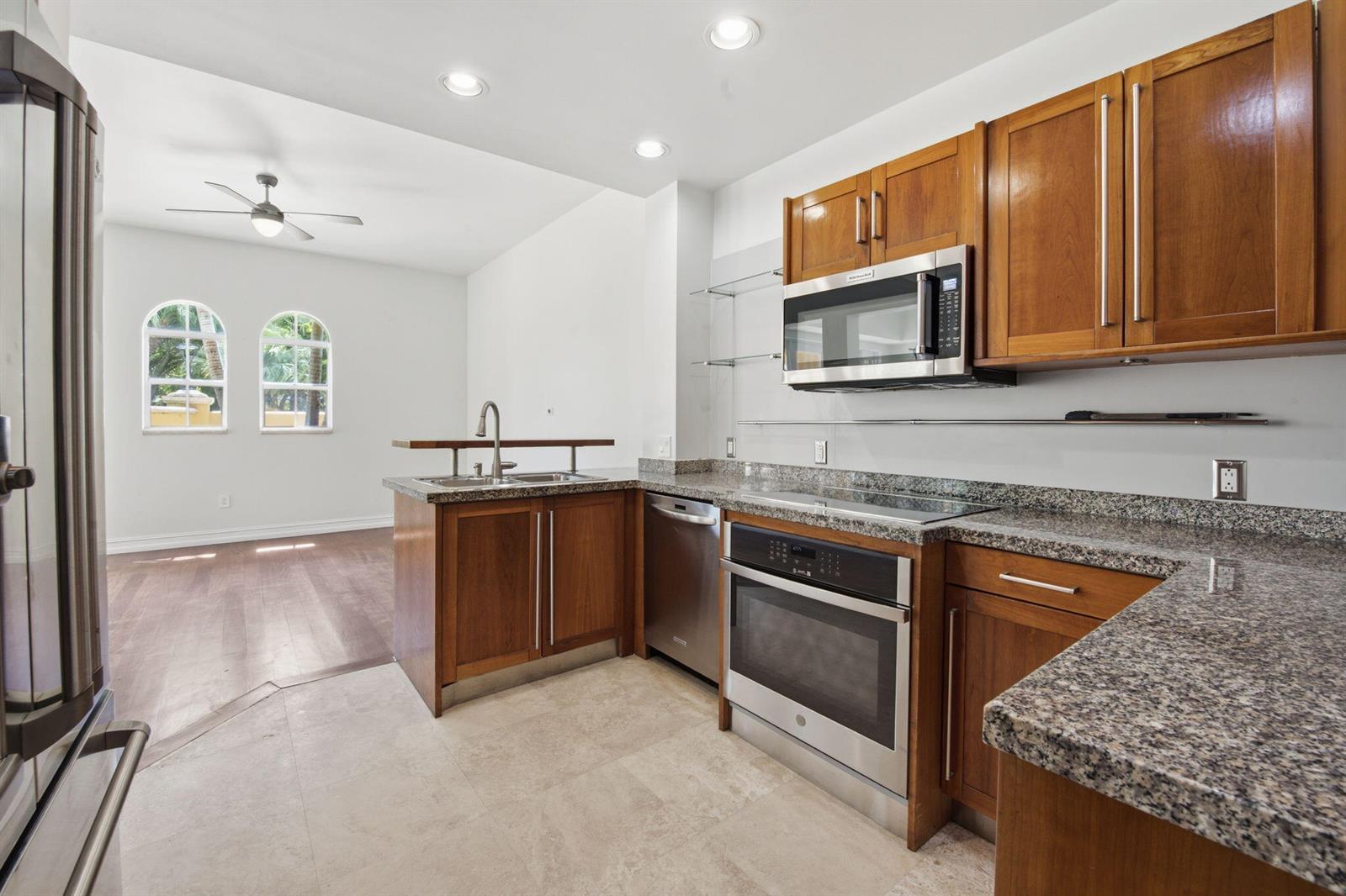 Photo of 18385 30TH  #18385 (18385), Aventura, Florida, 33160 - 10
