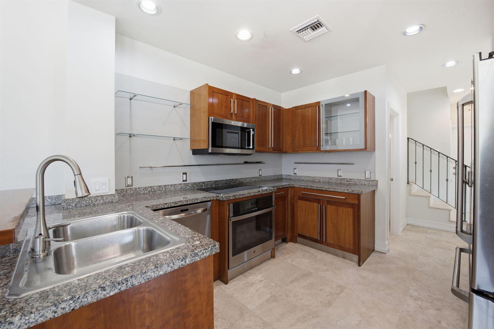 Photo of 18385 30TH  #18385 (18385), Aventura, Florida, 33160 - 13