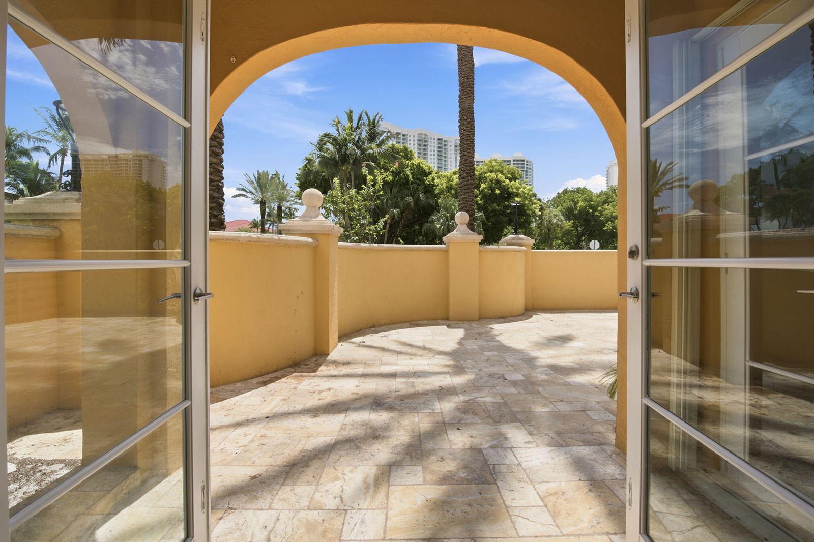 Photo of 18385 30TH  #18385 (18385), Aventura, Florida, 33160 - 15