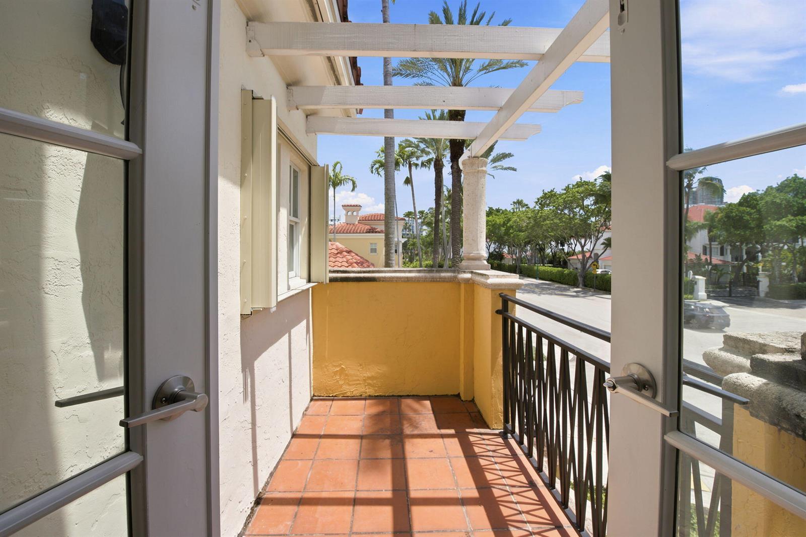Photo of 18385 30TH  #18385 (18385), Aventura, Florida, 33160 - 30