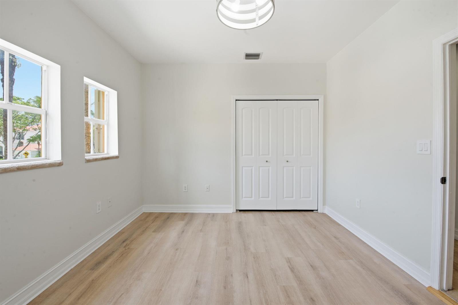 Photo of 18385 30TH  #18385 (18385), Aventura, Florida, 33160 - 38