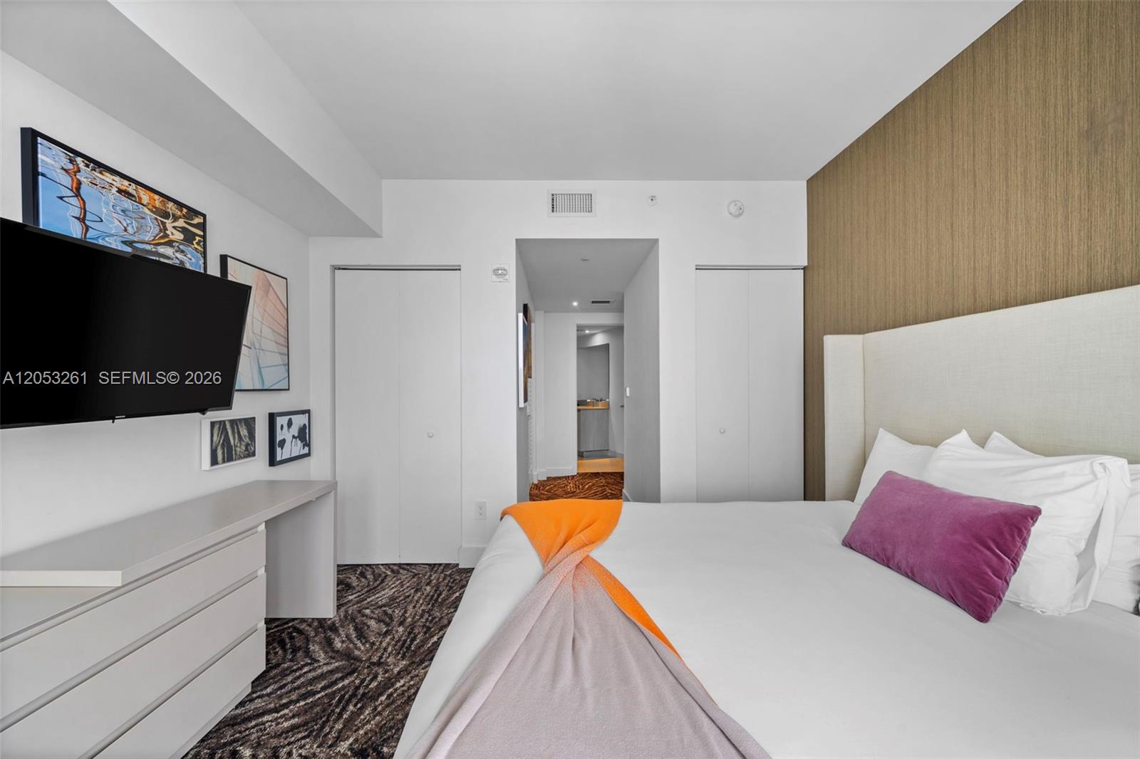 Ver detalles 1406 2 / 2 1129 sq. ft. $ 2026-07-14 0 foto