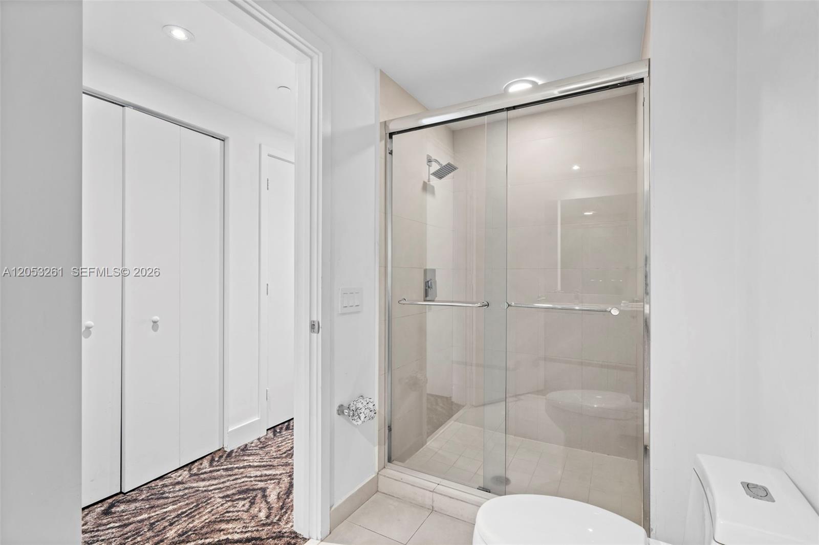 Ver detalles 1406 2 / 2 1129 sq. ft. $ 2026-07-14 0 foto