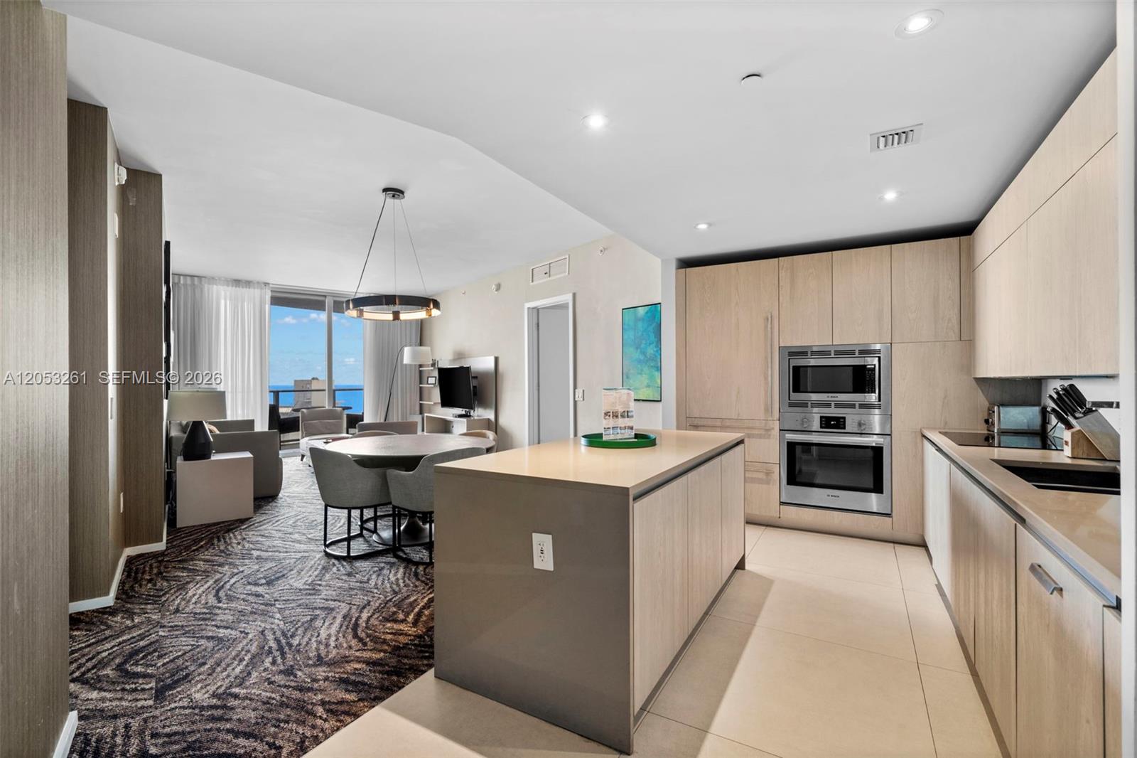 Ver detalles 1406 2 / 2 1129 sq. ft. $ 2026-07-14 0 foto