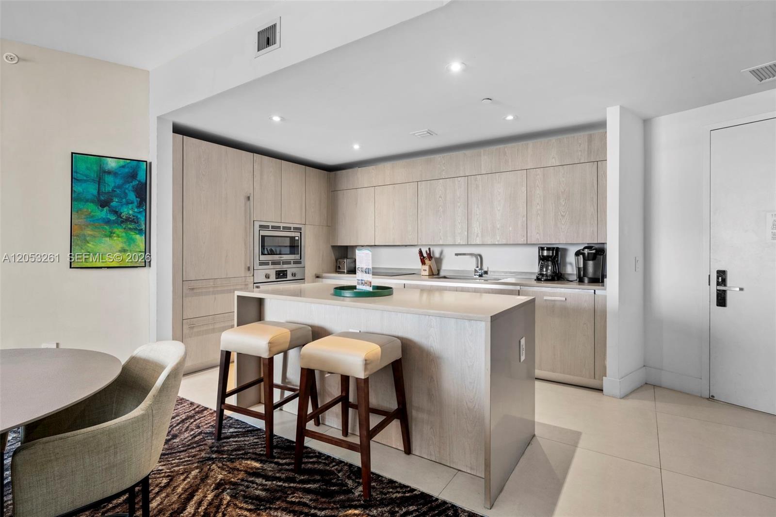 Ver detalles 1406 2 / 2 1129 sq. ft. $ 2026-07-14 0 foto