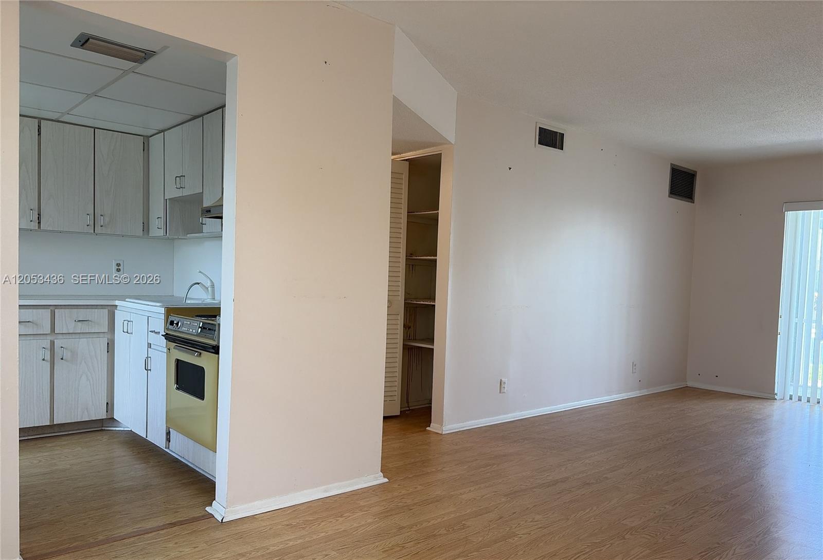103 1 / 2 624 sq. ft. $ 2026-07-14 0 Photo