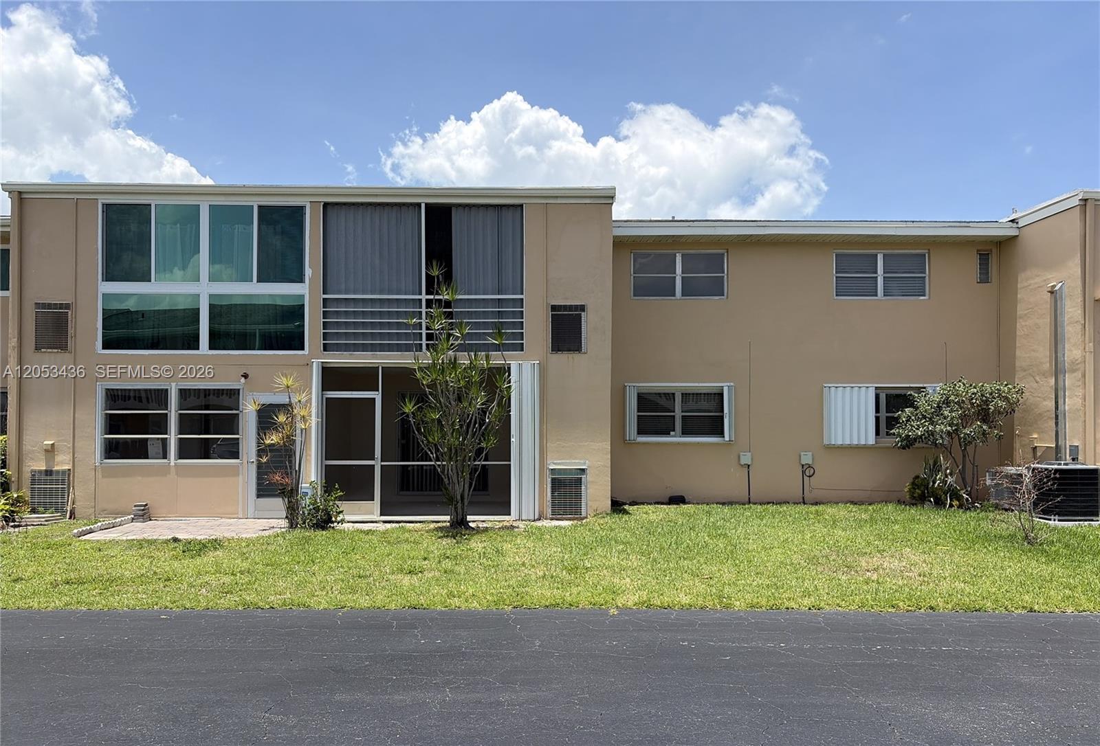 103 1 / 2 624 sq. ft. $ 2026-07-14 0 Photo
